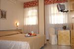 Hotel and B&B Cristallo Brescia - Image 6