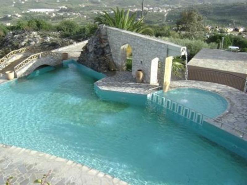Arolithos Traditonal Cretan Village-Hotel  1