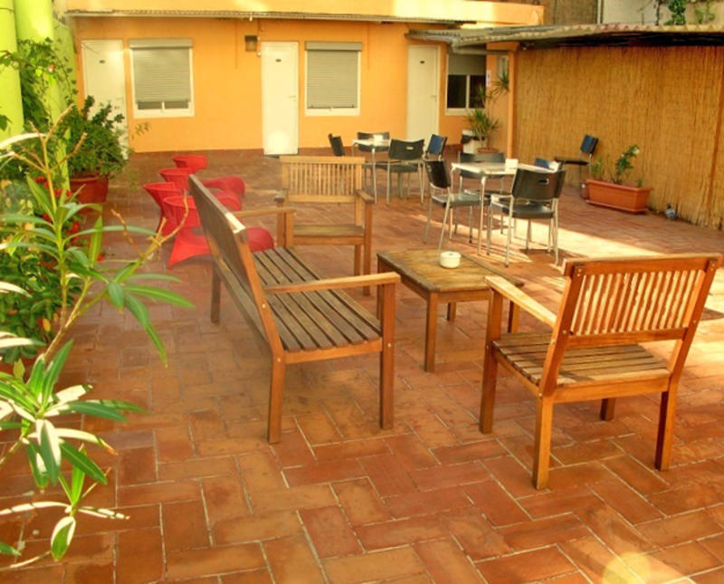 Paraiso Travellers Hostel  2